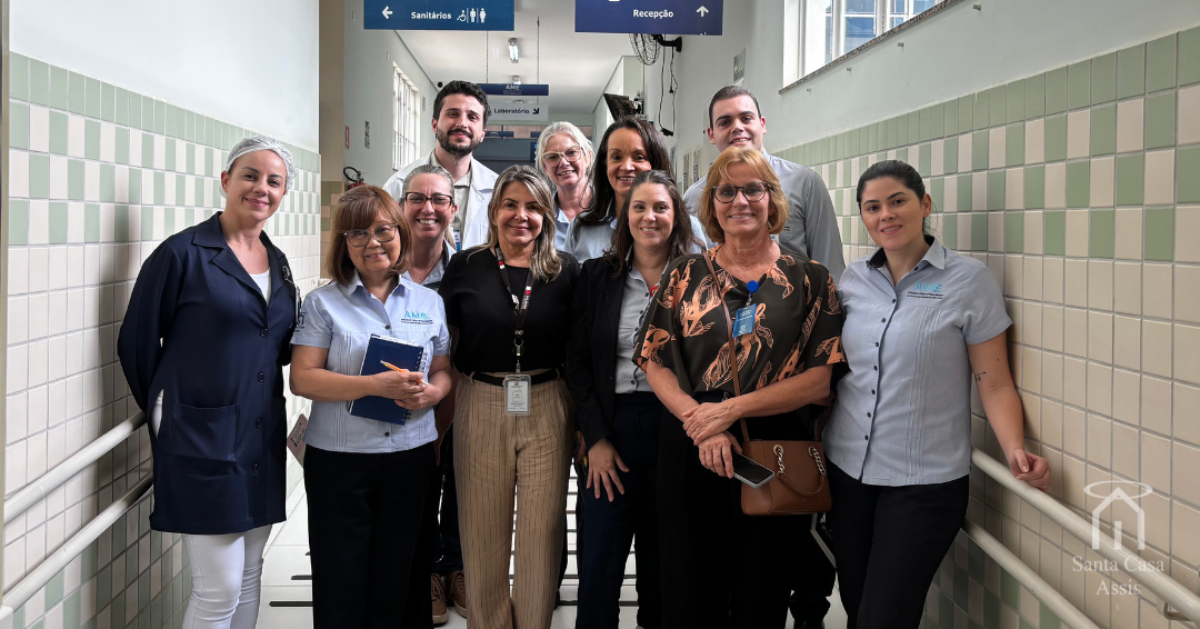 AME Assis recebe consultora de qualidade SES do Projeto de Qualidade OPAS